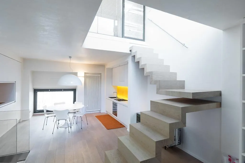Center Design House Apartment Milan